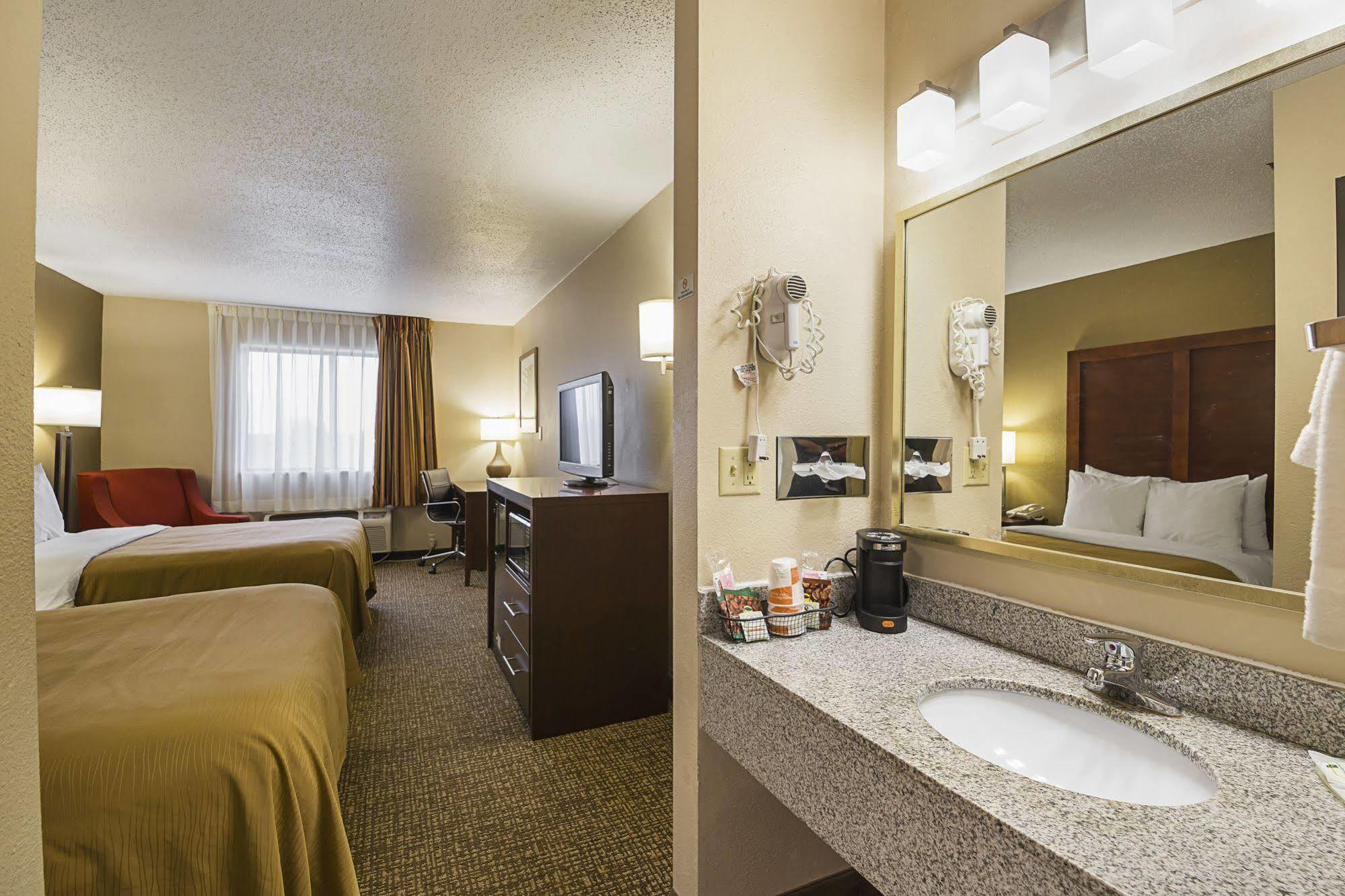 Quality Inn Waverly Екстер'єр фото