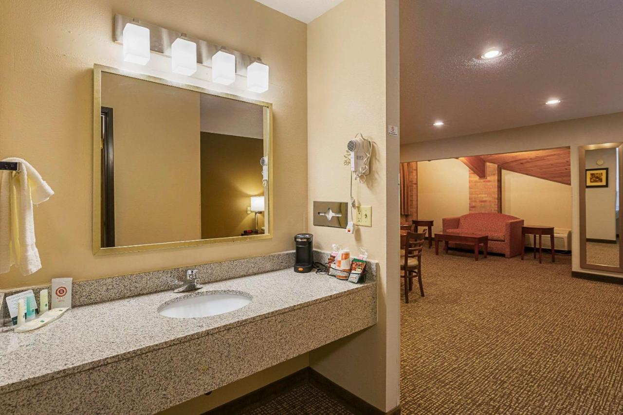 Quality Inn Waverly Екстер'єр фото